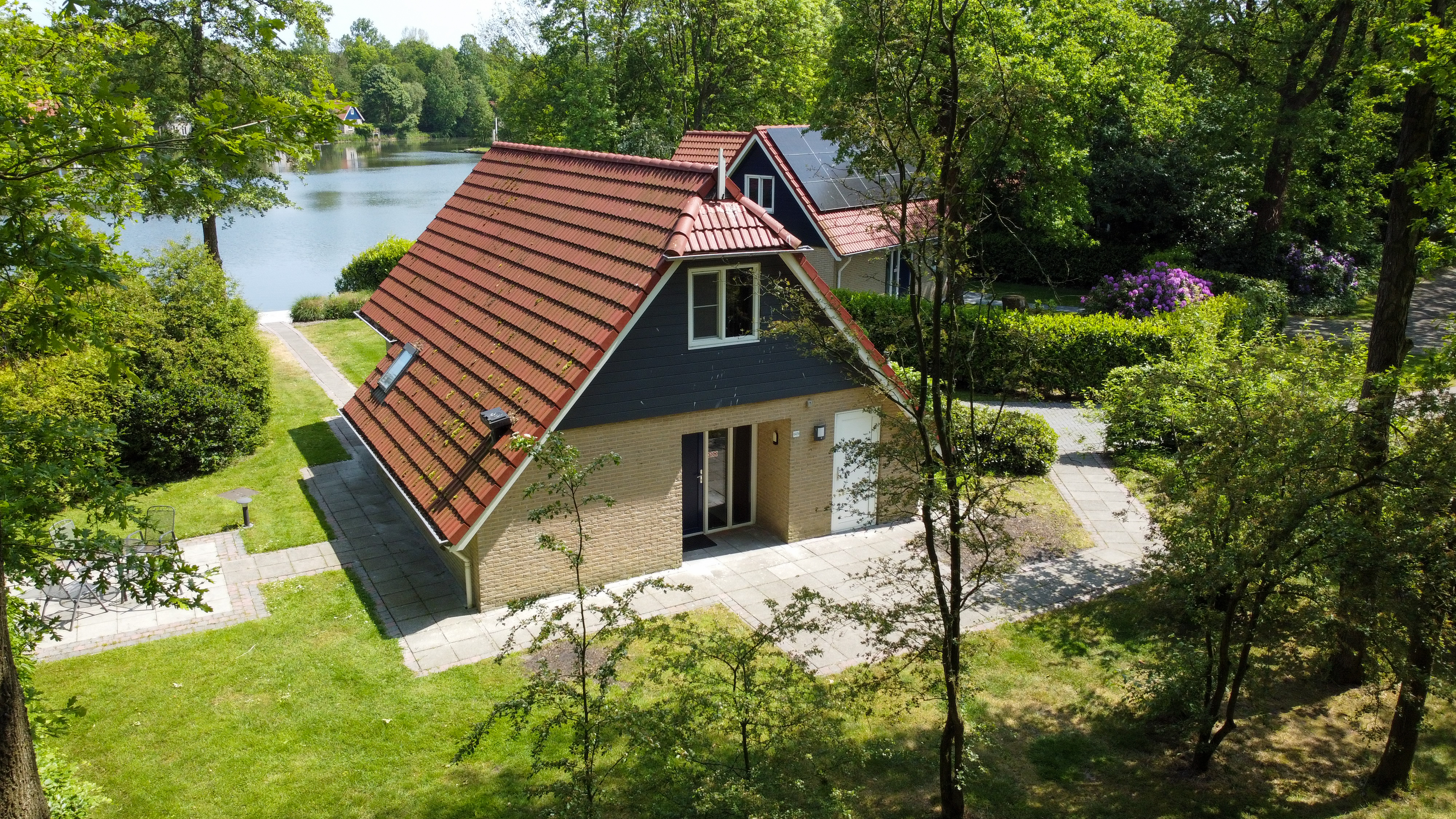 voorzijde van boven 23.jpg